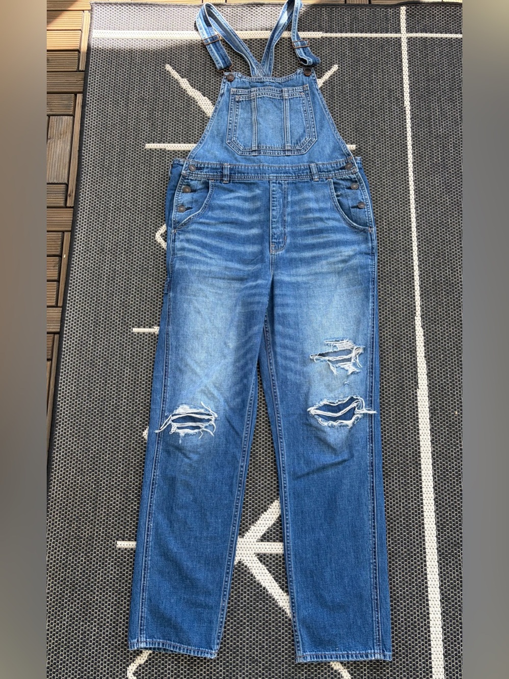 American Eagle Outfitters Light Blue Denim Overalls